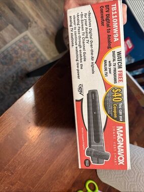 Magnavox Red & Black DTV Digital to Analog Converter